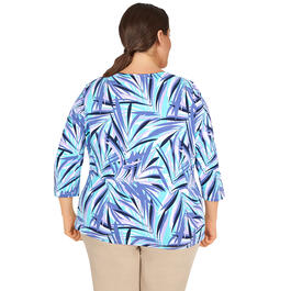 Plus Size Hearts of Palm Printed Essentials Breezy Leaf Tee