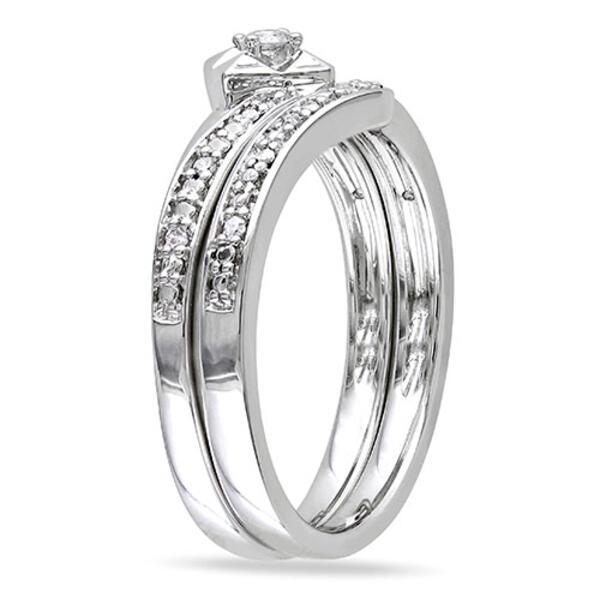 Loveblooms&#8482; 1/10ctw. Round Diamonds Bridal Ring Set