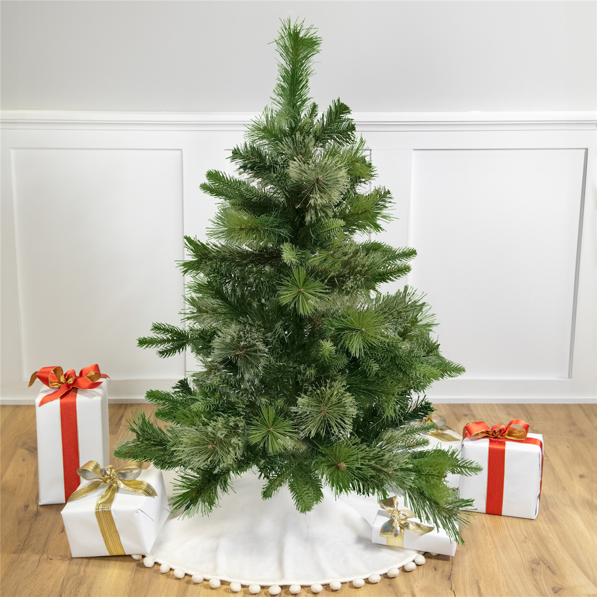 Northlight 4.5ft. Kingston Cashmere Pine Christmas Tree