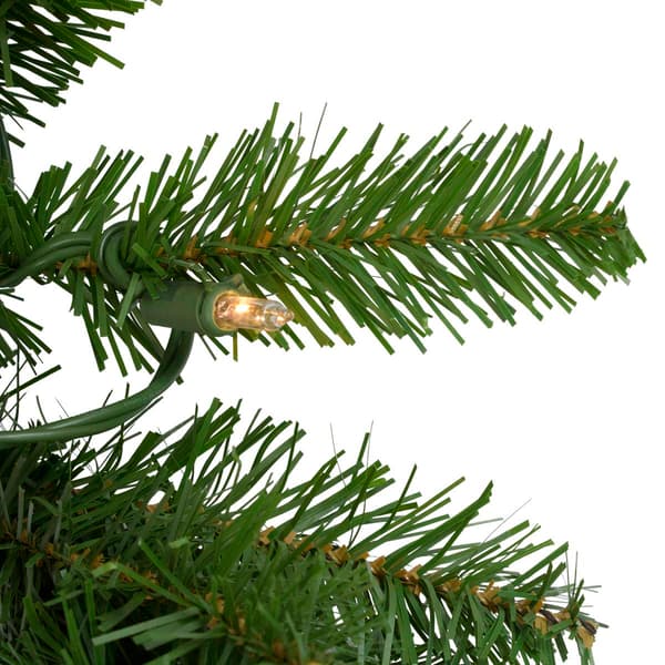 Northlight Seasonal 48in. Pre-Lit Eastern Pine Christmas Wreath