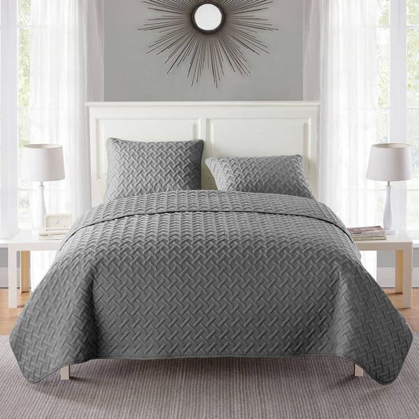VCNY Home Nina Embossed Basketweave Quilt Set