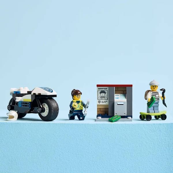 LEGO&#174; City Police Motorcycle Chase