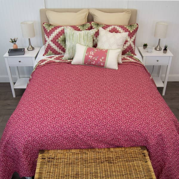 Donna Sharp Your Lifestyle Trip Around the World 3pc. Quilt Set