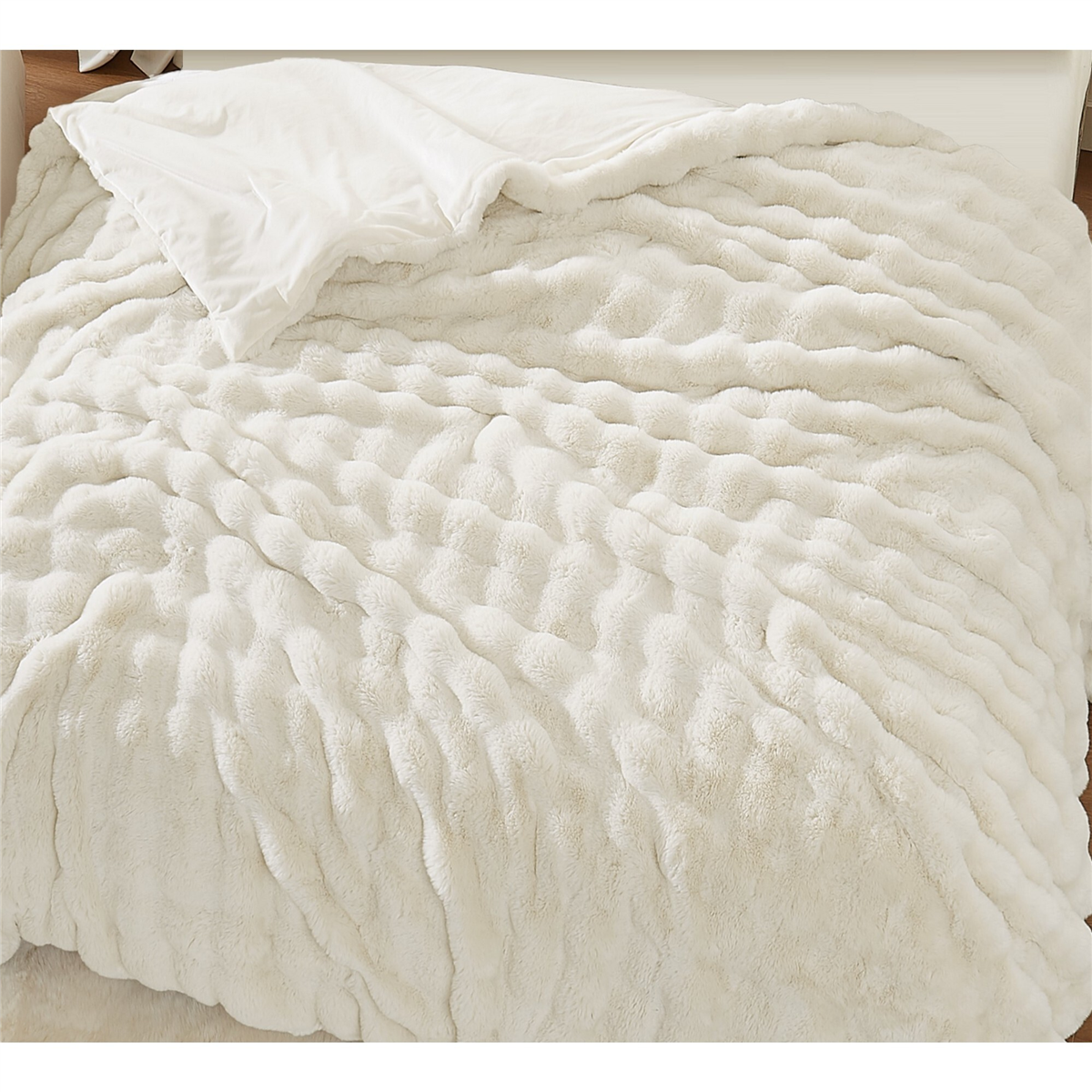 Brooklyn Loom Bubble Faux Fur Blanket