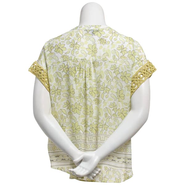 Plus Size Como Black Short Sleeve Floral Button Front Blouse