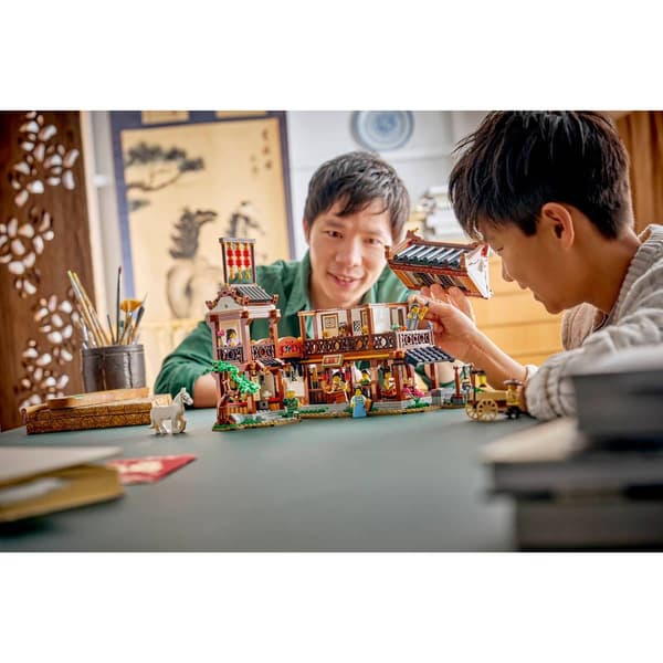 LEGO® Ancient Moon-Gazing Inn