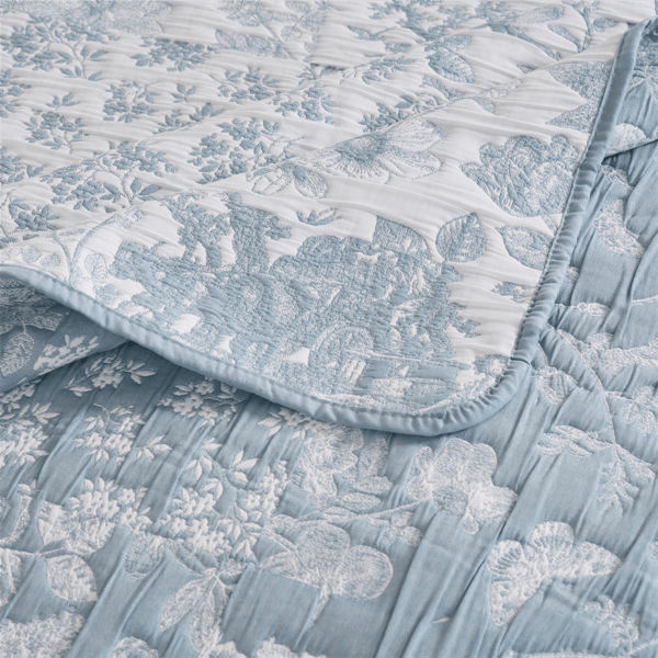 Greenland Home Fashions™ Blue Toile Classic Floral Throw Blanket