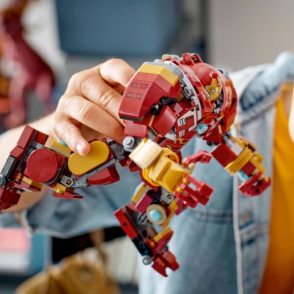 LEGO&#174; Marvel The Hulkbuster: Battle of Wakanda