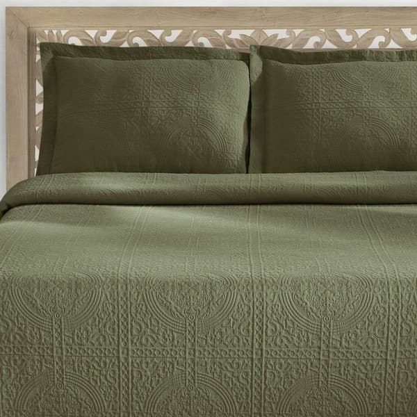 Superior Jacquard Matelasse Medallion Bedspread Set