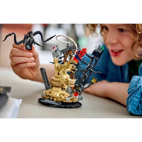 LEGO® Marvel Spiderman vs Sandman Epic Battle Building Kit