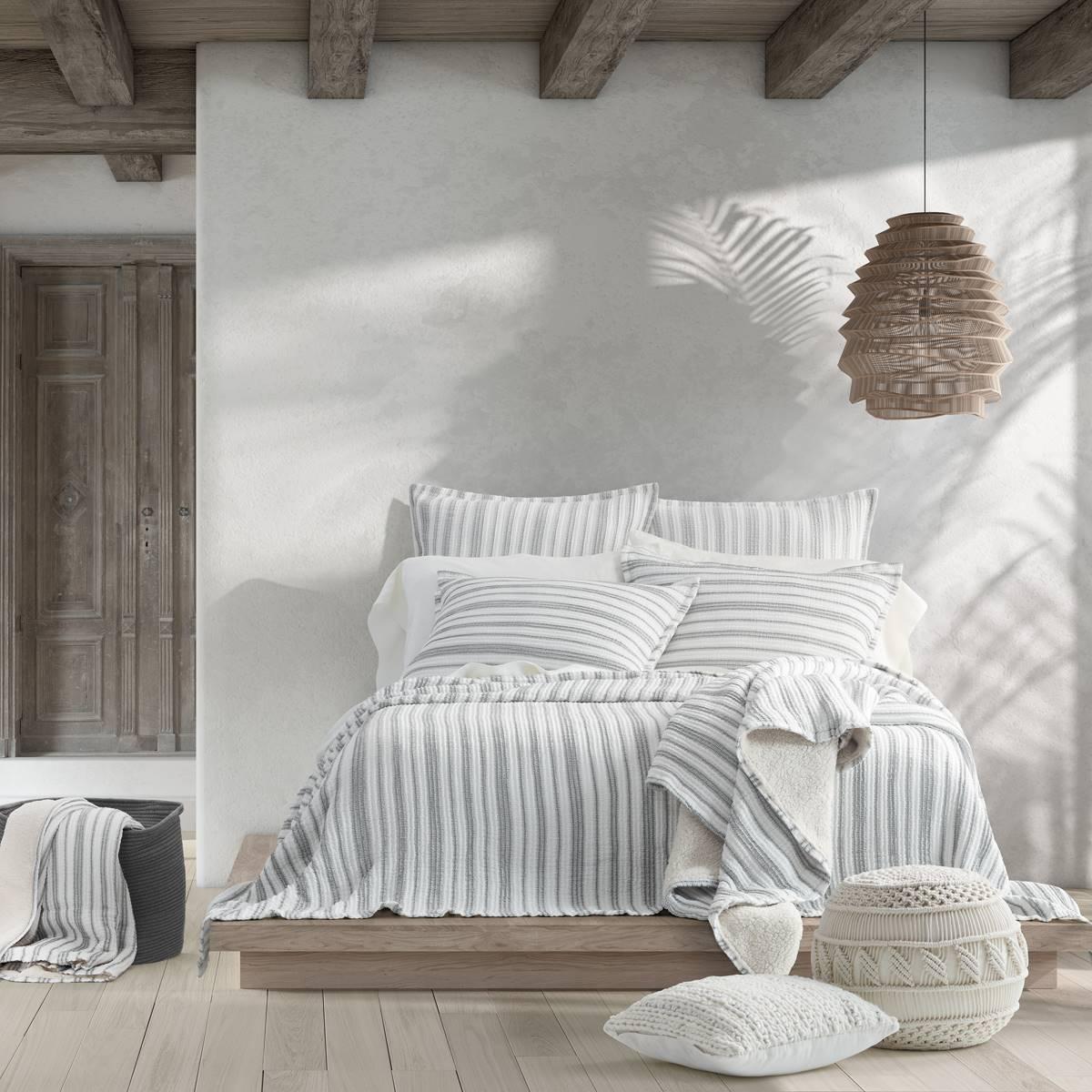 J. Queen Neutrals Coachella Quilt