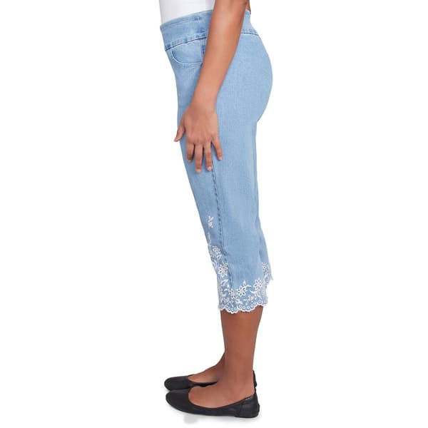 Womens Alfred Dunner Flower Power Floral Embroidery Capris