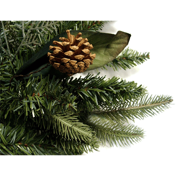 Northlight 24in. Pre-Lit Green River Spruce Christmas Wreath