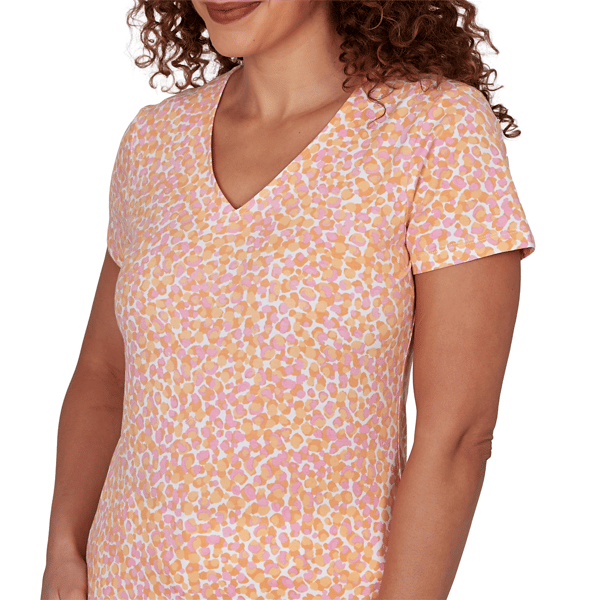 Petite Hearts of Palm Printed Essentials V Neck Abstract Dot Tee