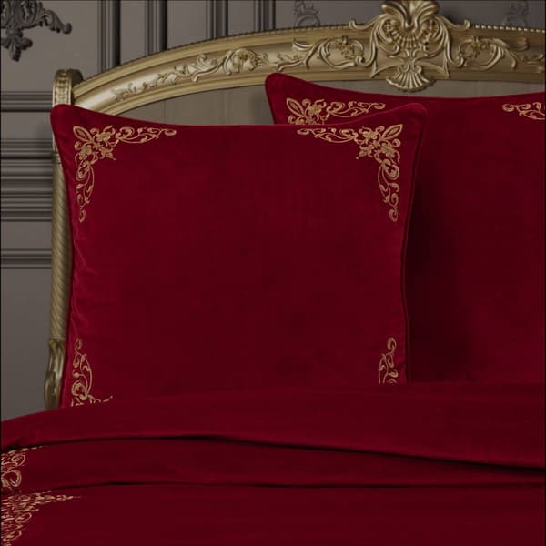 J. Queen Noelle Crimson Bedding Set