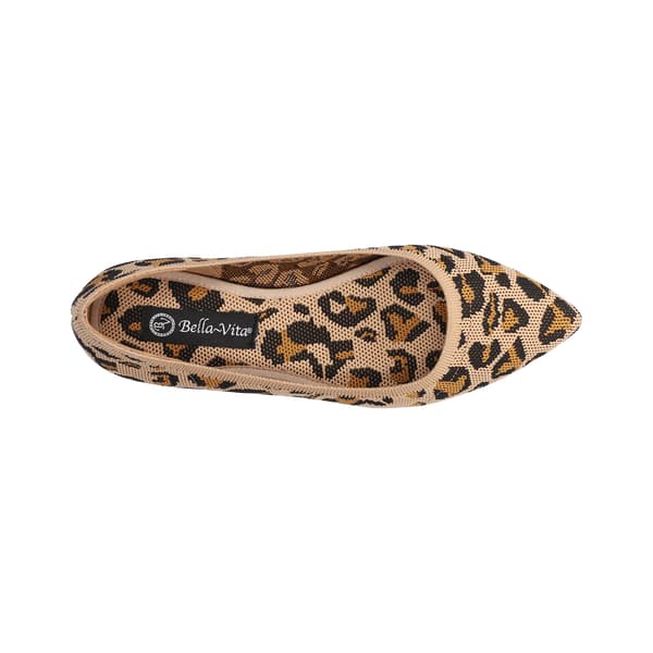 Womens Bella Vita Mireya Leopard Fashion Flats