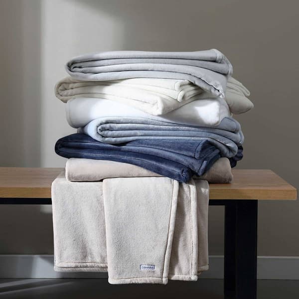 Calvin Klein Solid Plush Blanket