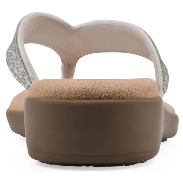 Womens Cliffs by White Mountain Becharm Thong Sandals