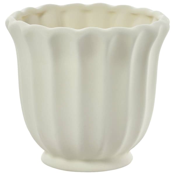 Small Scalloped Planter - image 