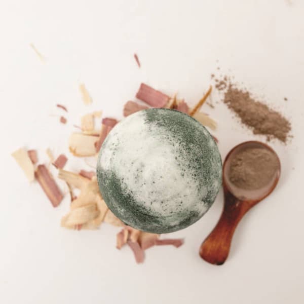 Cosset Dark Side of the Moon Calming Milk Therapy Bath Bomb®