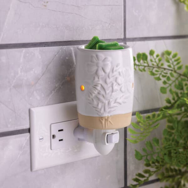 Candle Warmers Etc. Garden Blooms Pluggable Warmer - image 