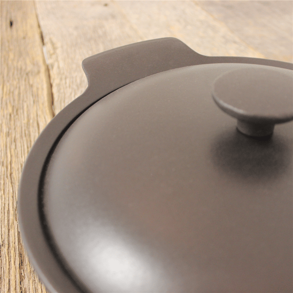 BergHOFF Ron 10in. Cast Iron 4.4Qt. Dutch Oven