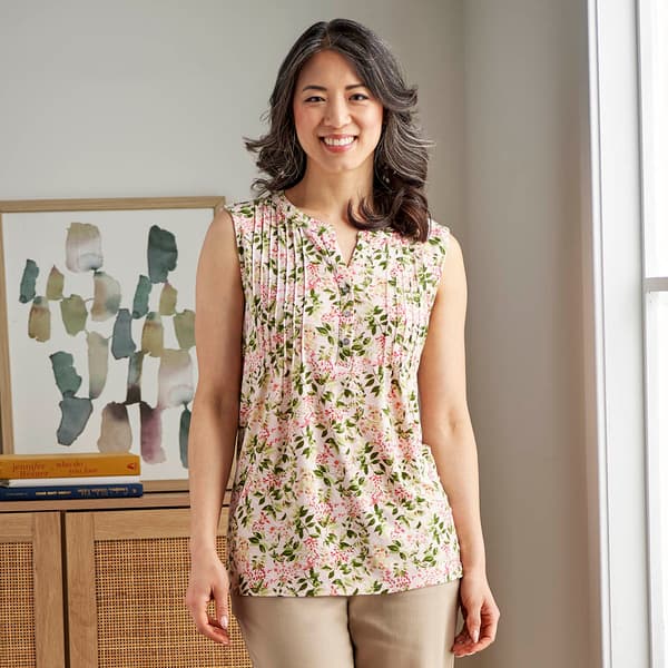 Womens Napa Valley Sleeveless Floral Pleat Henley Blouse