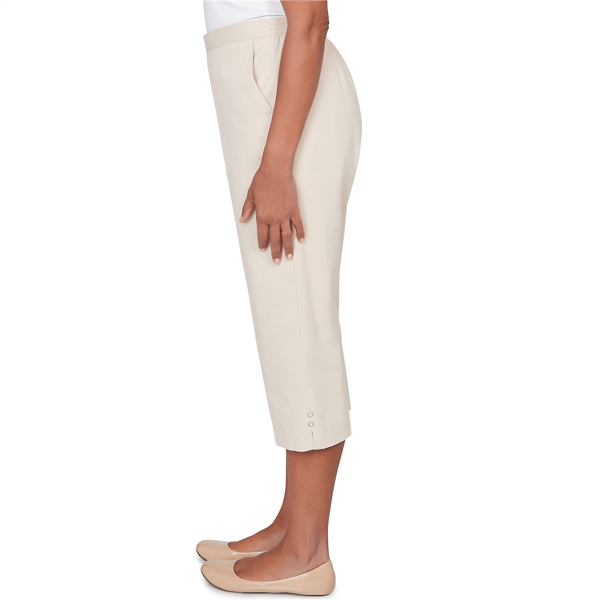 Petites Alfred Dunner Classics_S6 Solid Twill Button Hem Capri P