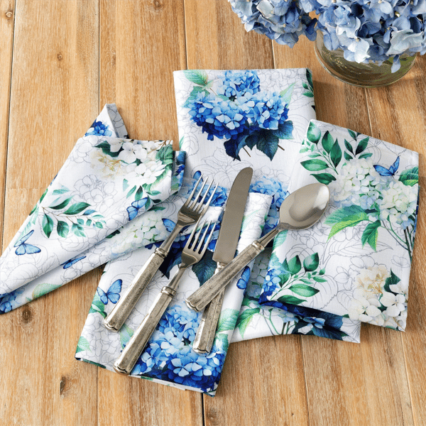 Threadmade Hydrangea Bloom Floral Dinner Napkins - Set of 4