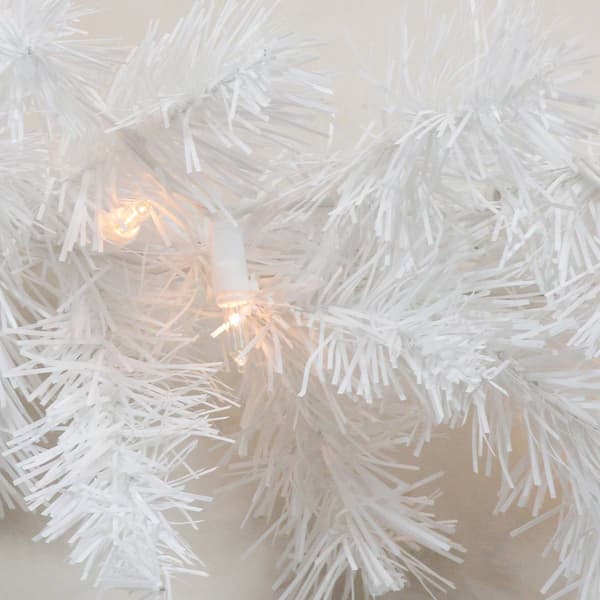 Northlight 9ft. Pre-Lit Artificial Snow White Christmas Garland