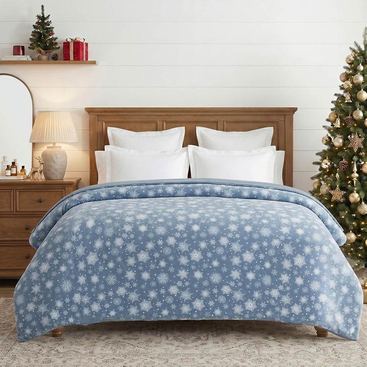 Ashley Cooper(tm) Chunky Flakes Plush Comforter