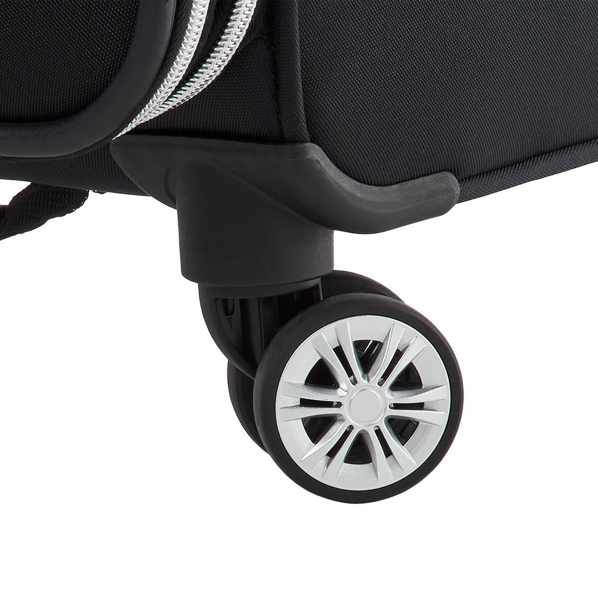 London Fog Richmond 26in. Expandable Spinner Luggage