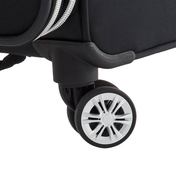London Fog Richmond 26in. Expandable Spinner Luggage