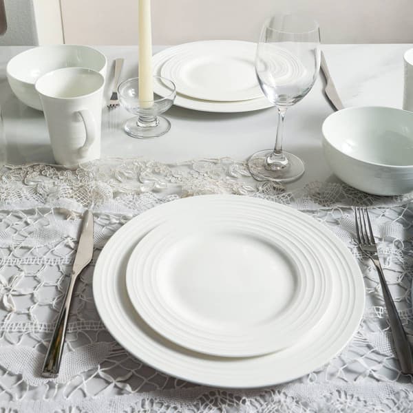 Stone Lain Eleanor 16pc. Bone China Dinnerware Set
