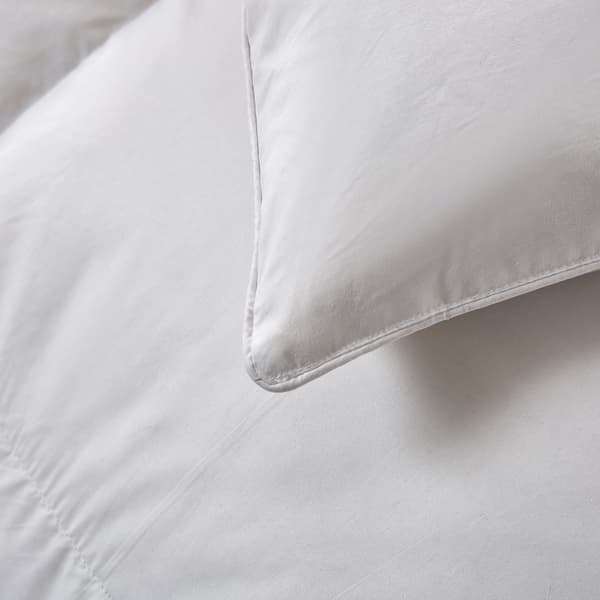 Serta® 233 Thread Count Goose Feather Down Fiber Warm Comforter