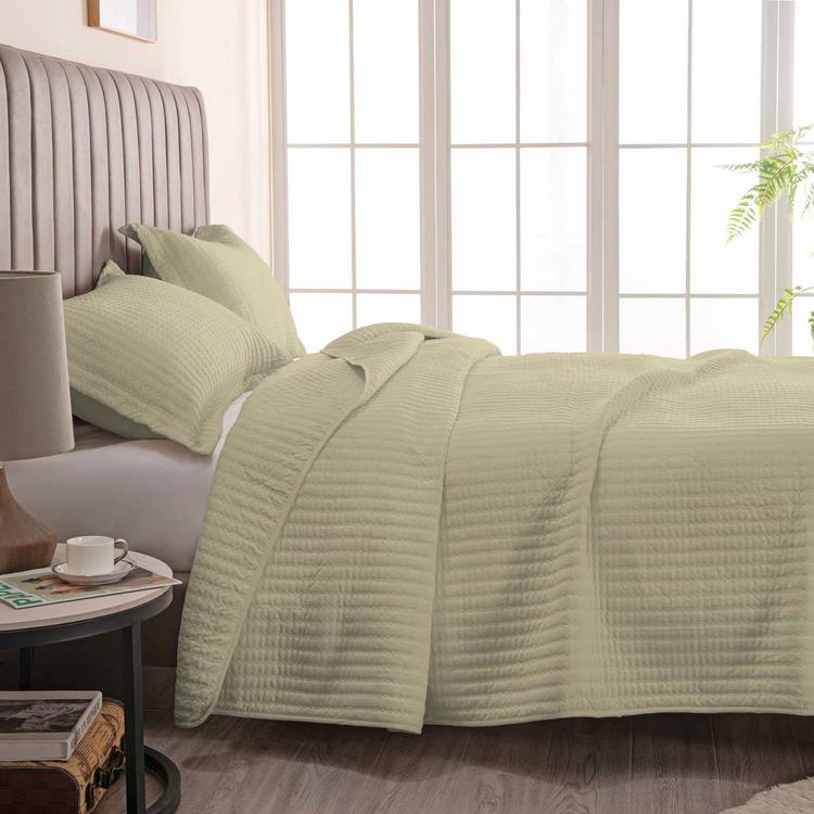 FreshFolds 3pc. Premium Solid Microfiber Quilt Set