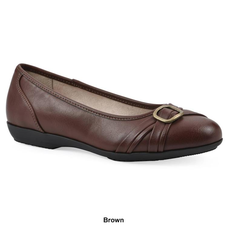 Womens Cliffs by White Mountain Calming Flats