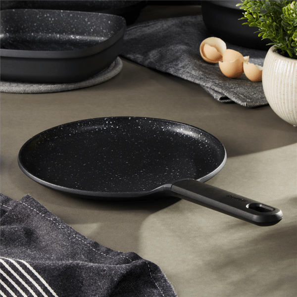 BergHOFF GEM Nonstick Cast Aluminum 10in. Pancake Pan