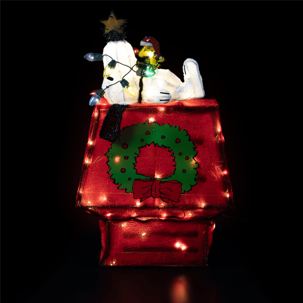 Northlight Lighted Snoopy on Dog House Outdoor Christmas Décor