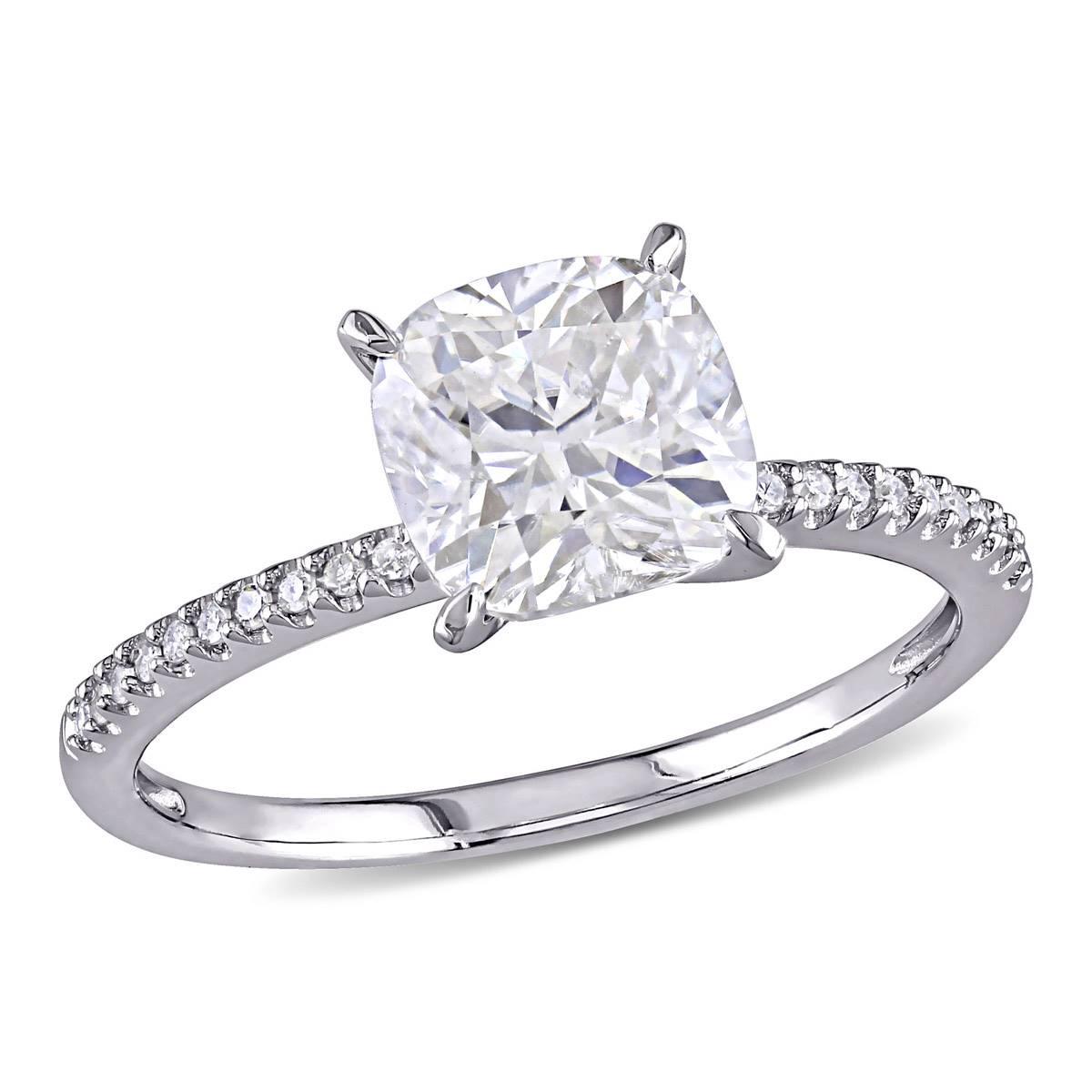 Diamond Classics™ Cushion Cut Prong Set Engagement Ring