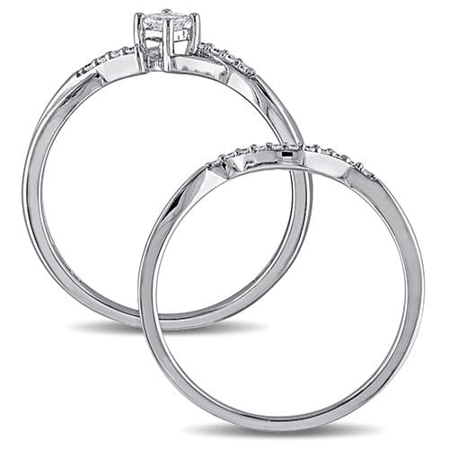 Loveblooms™ Princess & Round Diamond Bridal Ring Set
