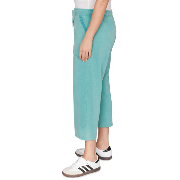 Petite Ruby Rd. Renaissance Romance Drawstring Capris