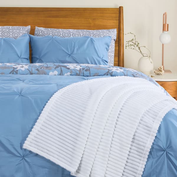 Olivia Parker(R) Avni 8pc. Bed in a Bag