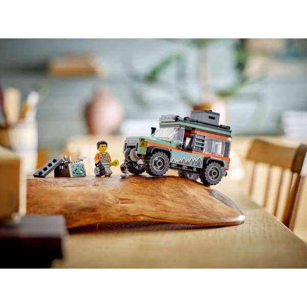 LEGO&#174; CITY Off-Road 4x4 Mountain Truck