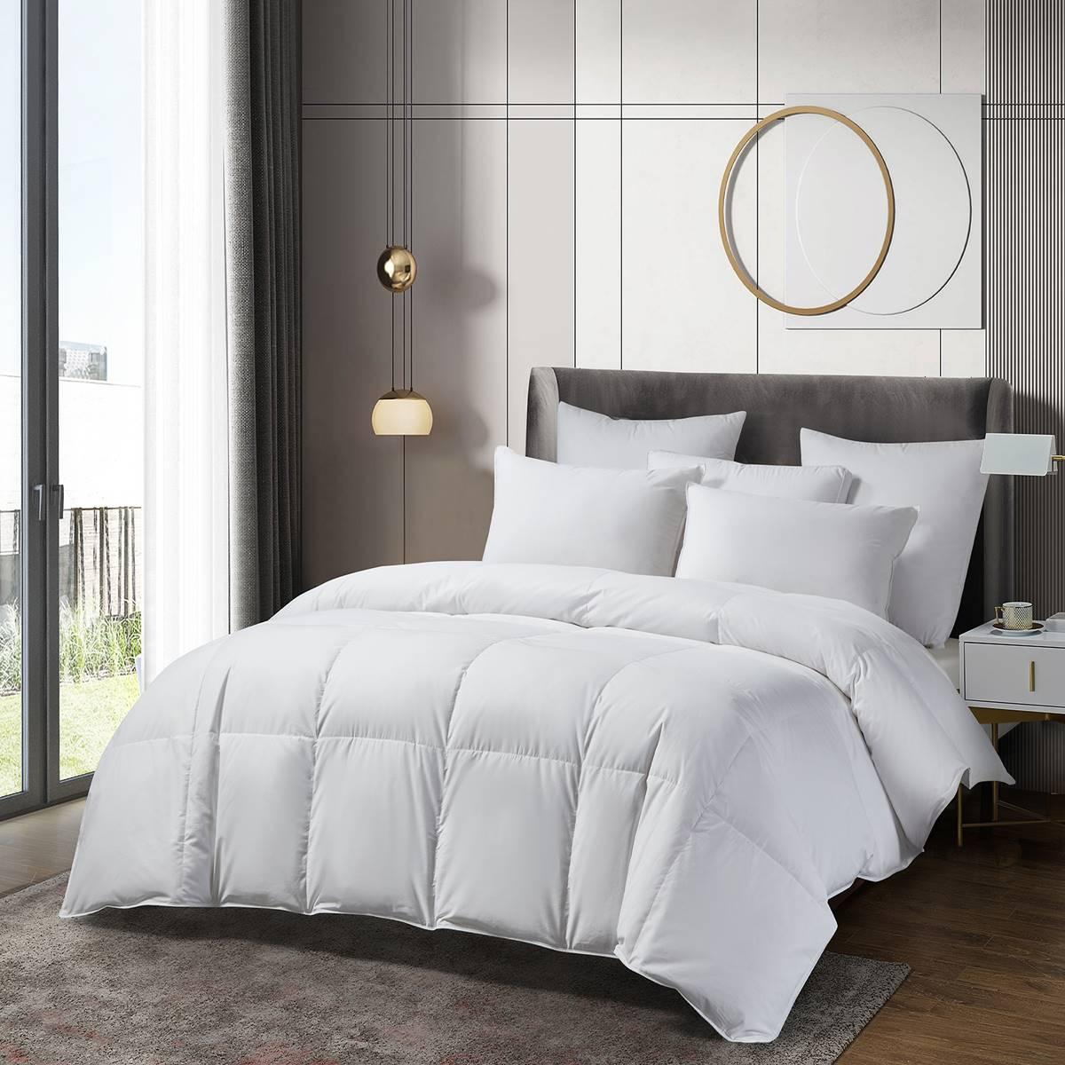 Beautyrest® Light Warmth 233TC Down Comforter
