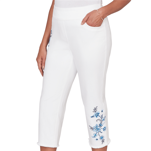 Womens Alfred Dunner Mykonos Floral Embroidery Fringe Hem Capris