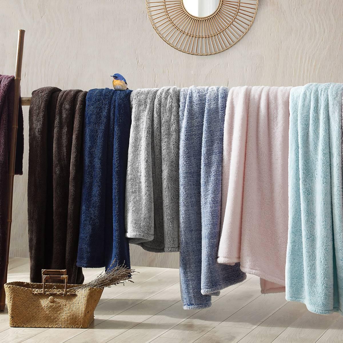 Cathay® Swift Home® Super Plush Oversized Throw