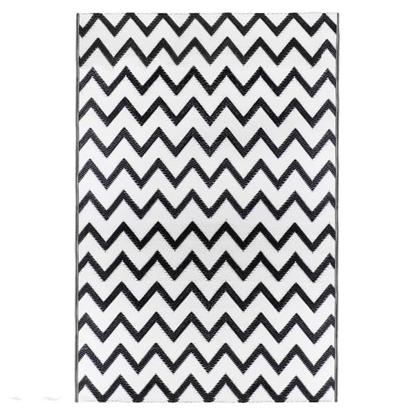 Northlight Seasonal Chevron Rectangular Indoor/Outdoor Area Rug
