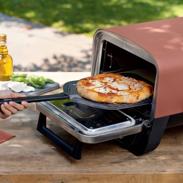 Ninja&#174; Woodfire 8-in-1 Outdoor Oven