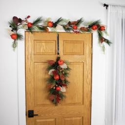 Northlight Seasonal 30in. Berry &amp; Pine Artificial Teardrop Swag